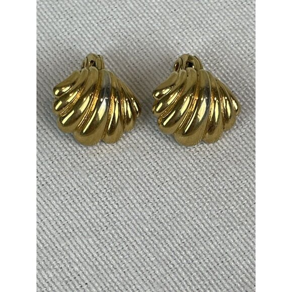 Monet Jewelry - Vintage Monet Shell Shaped Gold Tone Clip On Earrings Small Dainty Minimalist